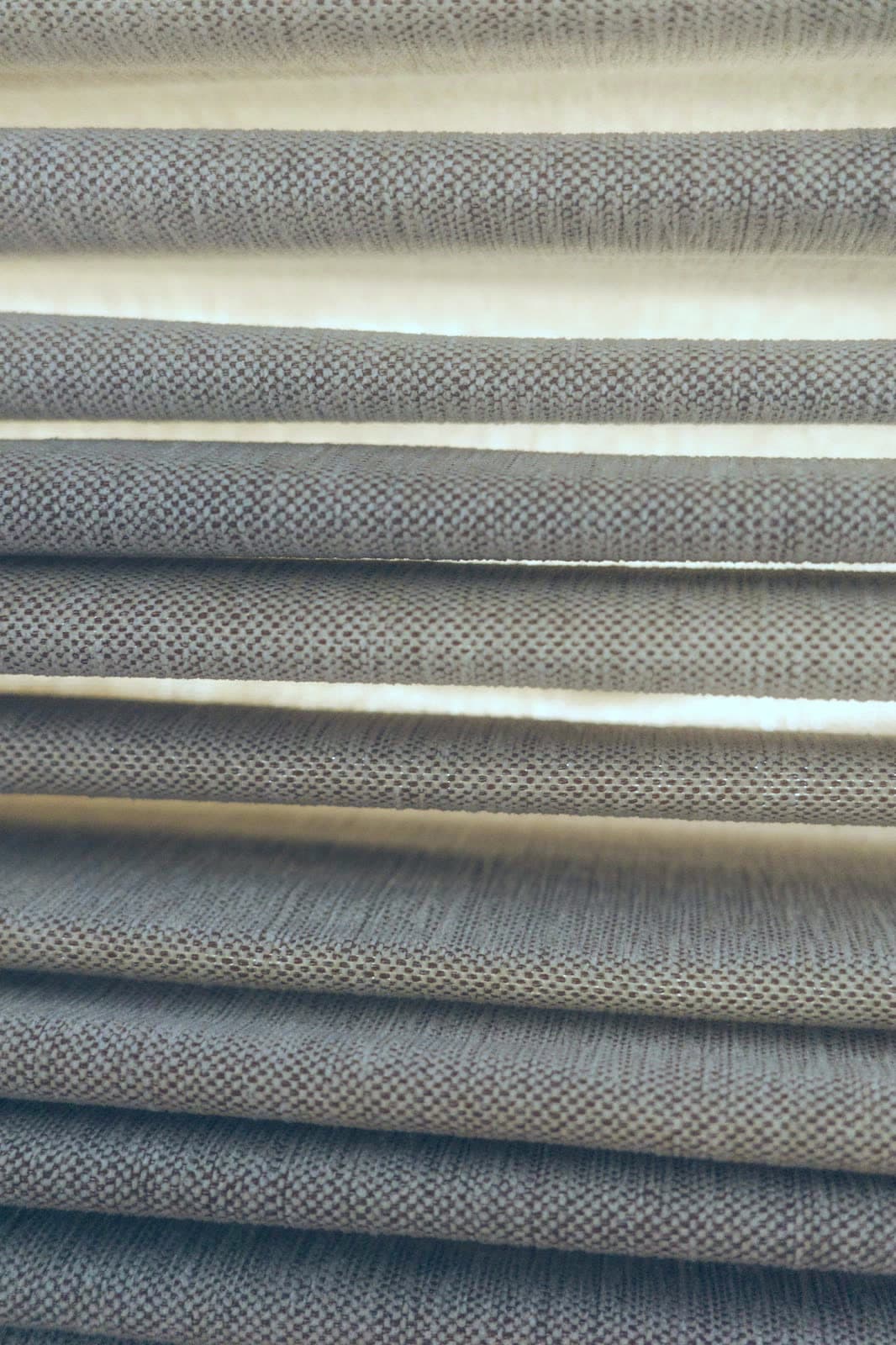 Tissu plissé d'un store alvéolaire vu de près