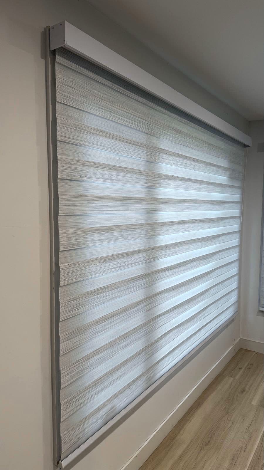Détail du tissu d'un store translucide